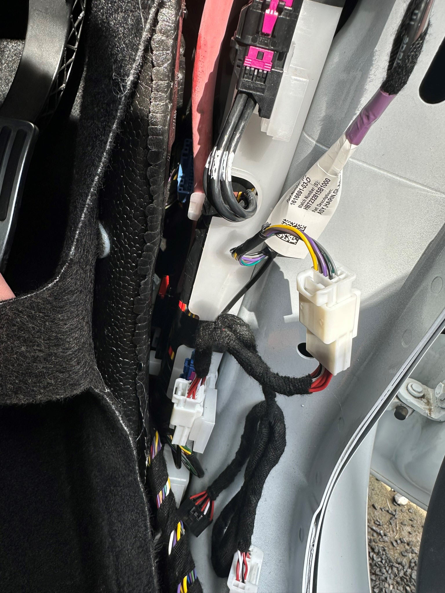 White Plug Splitter Plugged In